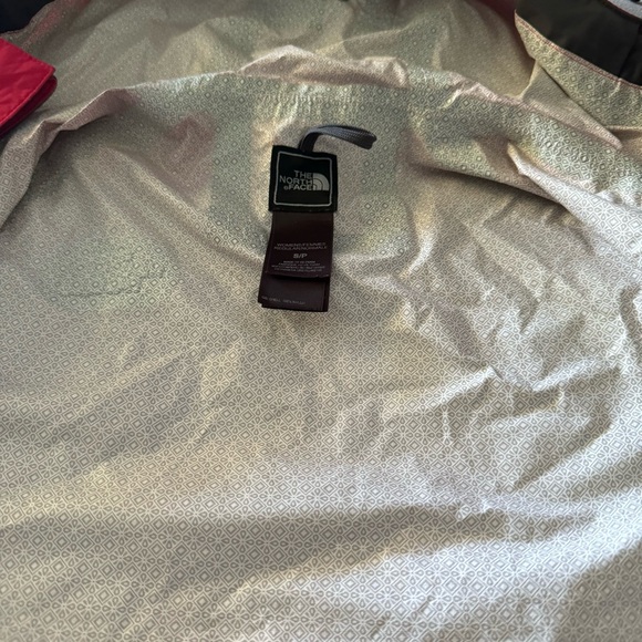 The North Face lightweight raining windbreaker S jacket running hooded pockets - Picture 7 of 8